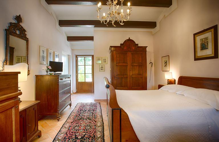 Bedrooms in agriturismo with swimming pool in Cortona | Arezzo, Tuscany