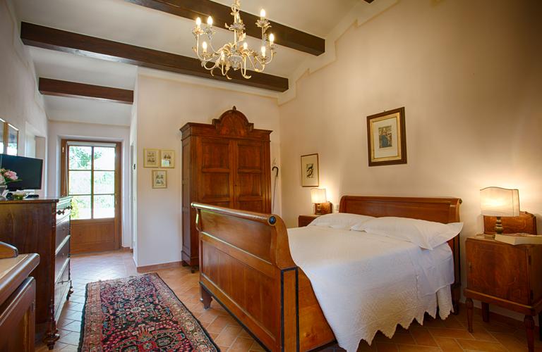 Bedrooms in agriturismo with swimming pool in Cortona | Arezzo, Tuscany