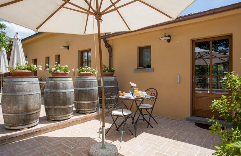 Bedrooms in agriturismo with swimming pool in Cortona | Arezzo, Tuscany