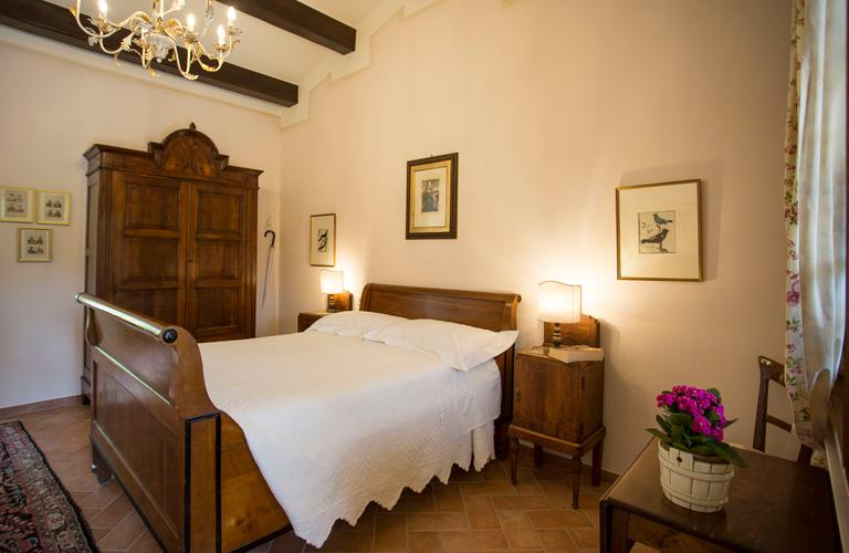 Bedrooms in agriturismo with swimming pool in Cortona | Arezzo, Tuscany