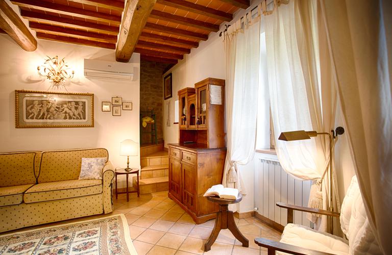 Apartment in agriturismo in Cortona | Feritoie, La Renaia