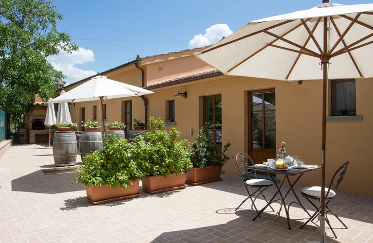 Bedrooms in agriturismo with swimming pool in Cortona | Arezzo, Tuscany